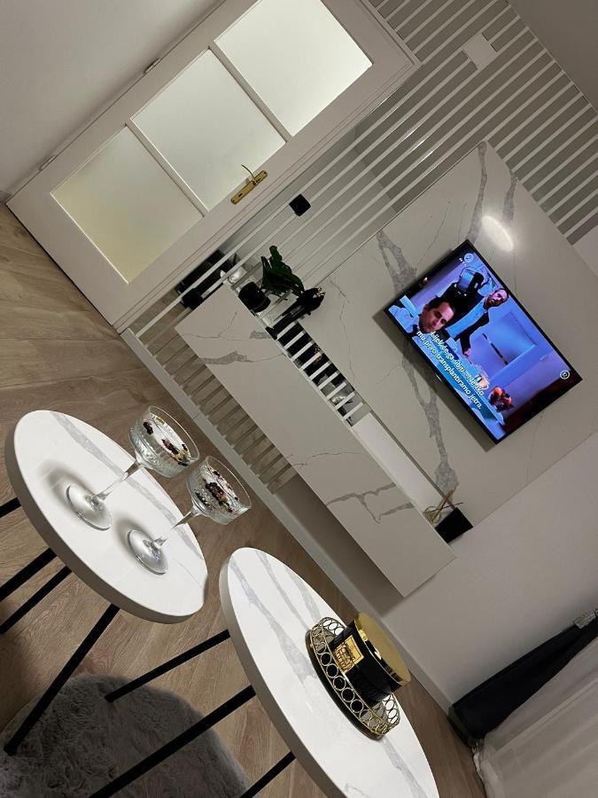 Apartman Gold Maris Apartamento Karlovac Exterior foto