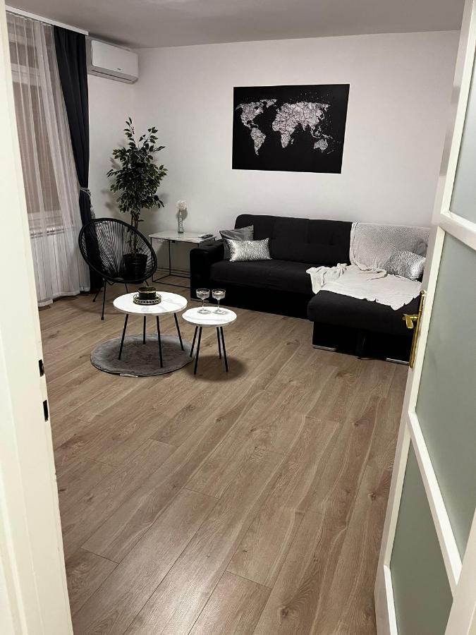 Apartman Gold Maris Apartamento Karlovac Exterior foto